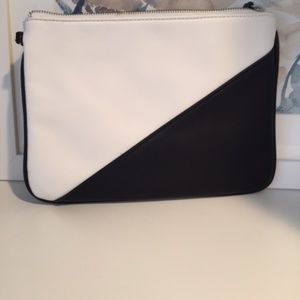 Nine West black & white clutch